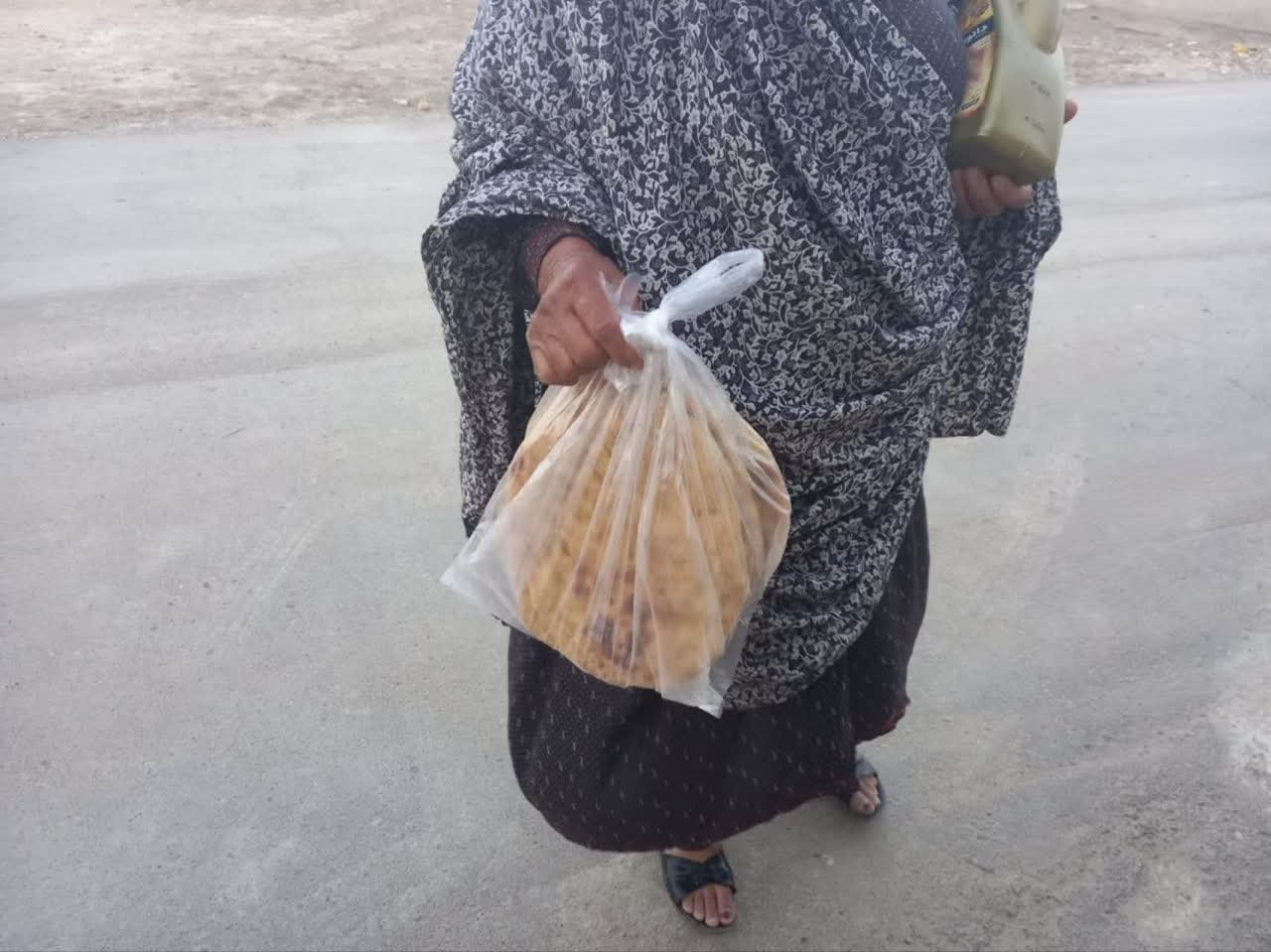 توزیع نان